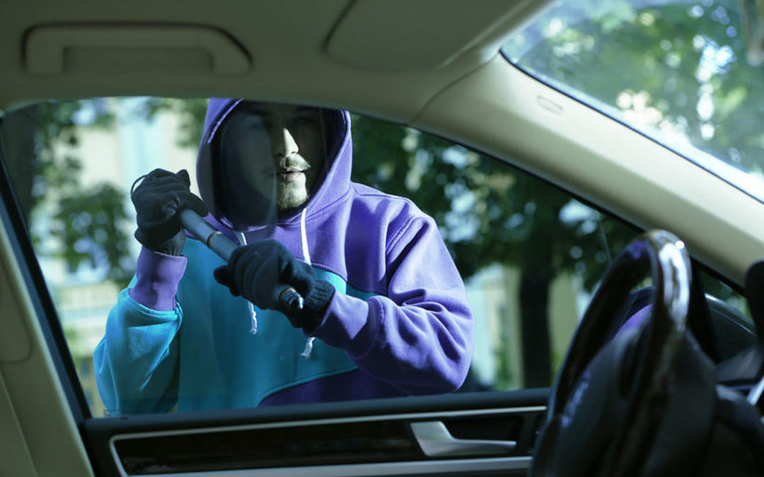 ¿Robar un automóvil es un delito grave en Minnesota?